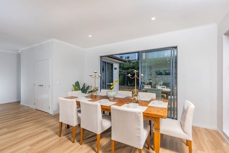 Photo of property in 1 Vintry Drive, Kumeu, 0810