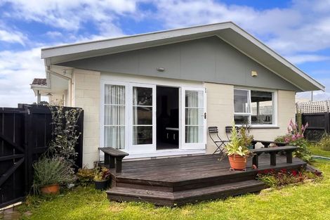 Photo of property in 2/29 Kuaka Crescent, Bromley, Christchurch, 8062