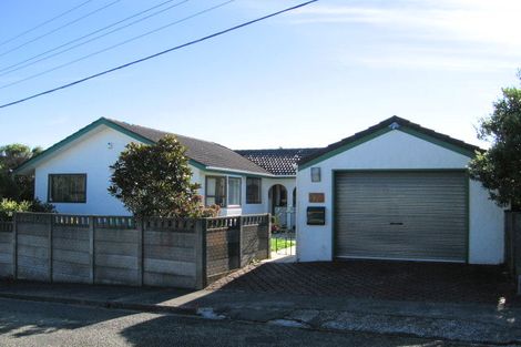 Photo of property in 12 Pauline Way, Paparangi, Wellington, 6037