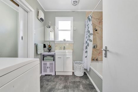 Photo of property in 114 Hamlet Street, Stratford, 4332