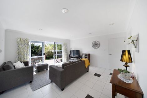 Photo of property in 39 Ohiwa Road, Papakura, 2582
