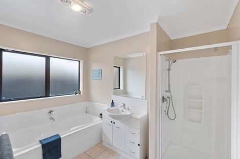 Photo of property in 8 Ernest Gray Place, Halswell, Christchurch, 8025