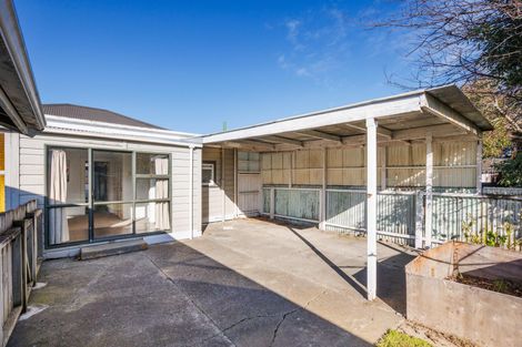 Photo of property in 21 Edgeware Road, Palmerston North, 4410