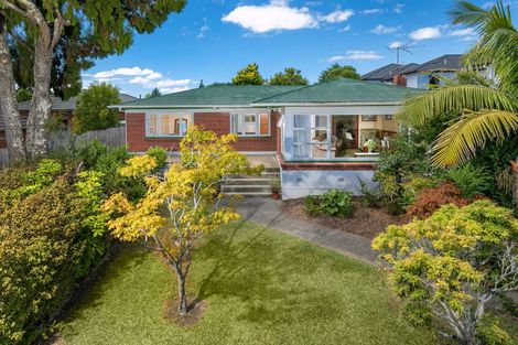 Photo of property in 11 Kingdale Road, Henderson, Auckland, 0610