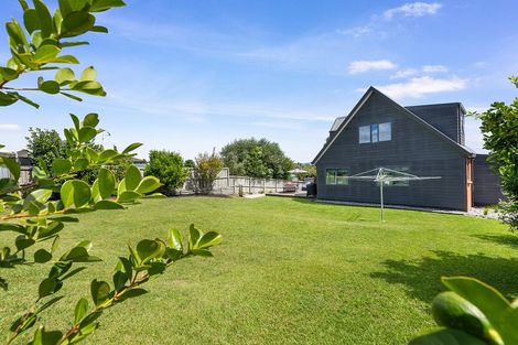 Photo of property in 13 Rosehill Place, Nawton, Hamilton, 3200