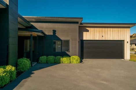 Photo of property in 12 Kingfisher Crescent, Albert Town, Wanaka, 9305