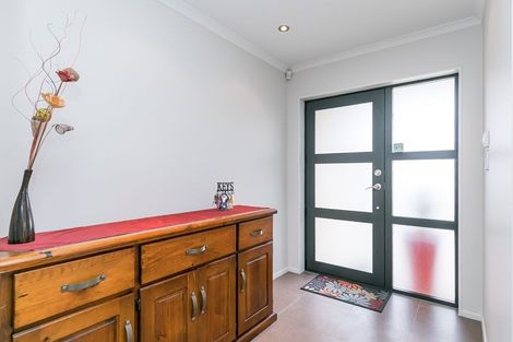 Photo of property in 28 Whitney Place, Rototuna North, Hamilton, 3210