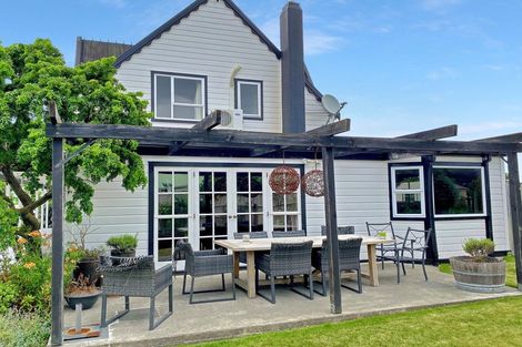 Photo of property in 3 Maclaurin Street, Dannevirke, 4930