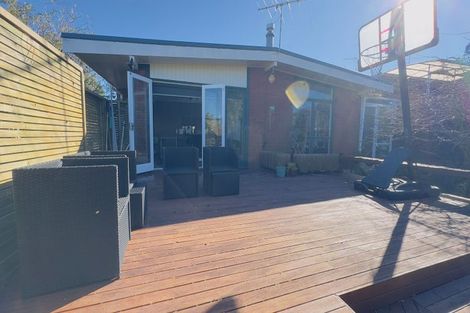 Photo of property in 247 Forrest Hill Road, Forrest Hill, Auckland, 0620