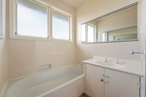 Photo of property in 49 Nevada Drive, Merrilands, New Plymouth, 4312