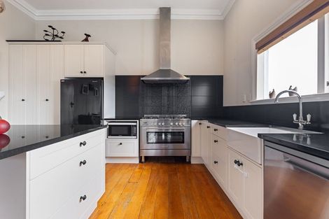 Photo of property in 17 Perrin Place, Kelvin Grove, Palmerston North, 4414
