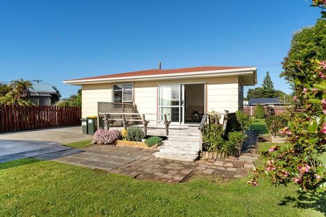 Photo of property in 84 Atkinson Avenue, Otaki Beach, Otaki, 5512