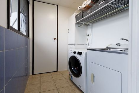 Photo of property in 17 Rehia Road, Massey, Auckland, 0614