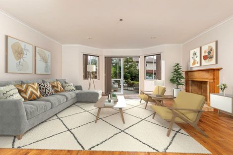 Photo of property in 8 Te Wharau Drive, Greenhithe, Auckland, 0632