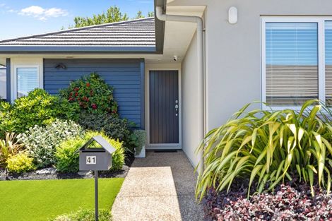 Photo of property in 41 Bridgewater Way, Pyes Pa, Tauranga, 3112