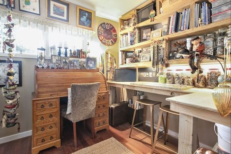 Photo of property in 18 Mountain Road, Mount Wellington, Auckland, 1072