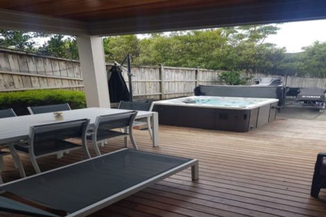 Photo of property in 42 Corricvale Way, Northcross, Auckland, 0630