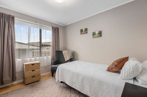 Photo of property in 2/38 Barrys Road, Glendene, Auckland, 0602