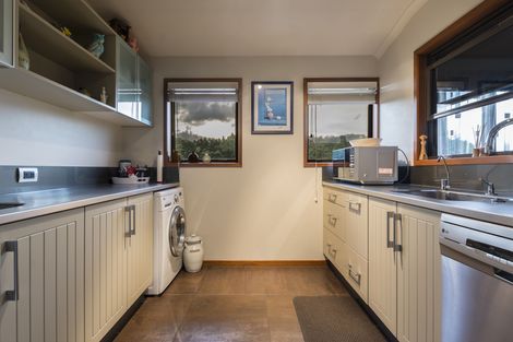 Photo of property in 17 Roger Guy Place, Welcome Bay, Tauranga, 3175