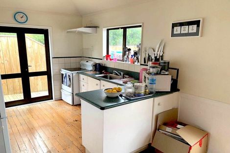 Photo of property in 52 Frobisher Street, Island Bay, Wellington, 6023