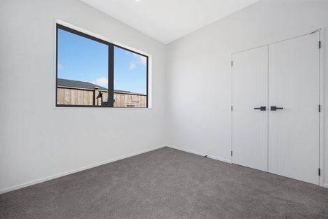 Photo of property in 15 Kaapehu Street, Karaka, 2578
