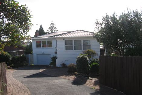 Photo of property in 167 Glenfield Road, Hillcrest, Auckland, 0626