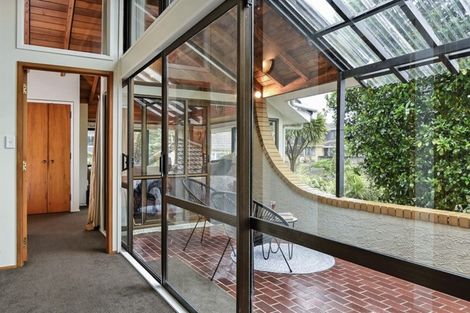 Photo of property in 34 Seacliffe Road, Hillsborough, Auckland, 1042