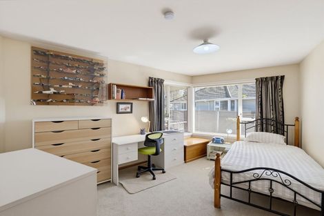 Photo of property in 332 Memorial Avenue, Burnside, Christchurch, 8053
