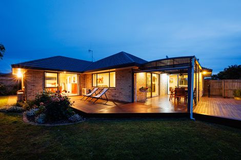 Photo of property in 147 Pacific Drive, Fitzherbert, Palmerston North, 4410