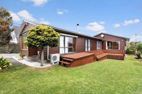 Photo of property in 151 Chivalry Road, Glenfield, Auckland, 0629