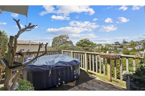 Photo of property in 2/57 Coronation Road, Hillcrest, Auckland, 0627