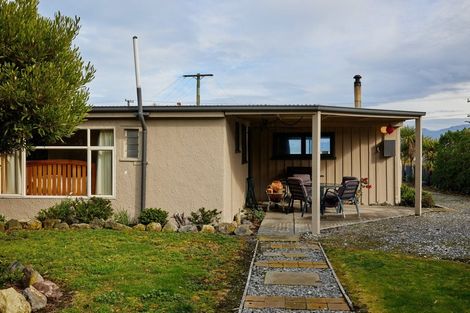 Photo of property in 19 South Bay Parade, South Bay, Kaikoura, 7300