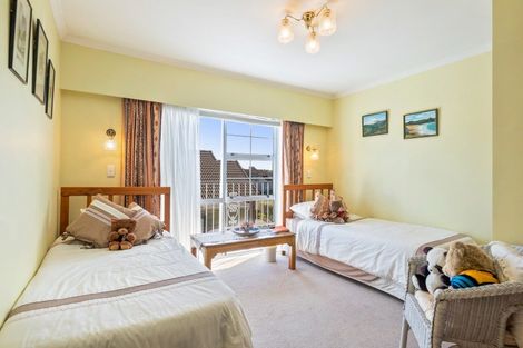 Photo of property in 64 Highbury Drive, Levin, 5510