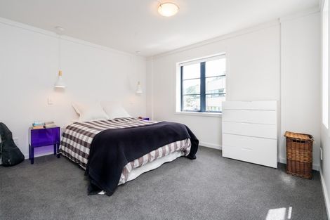 Photo of property in Westhaven Apartments, 2/127 Molesworth Street, Thorndon, Wellington, 6011