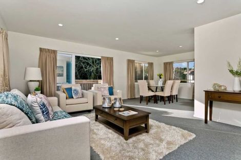 Photo of property in 12a Montgomery Avenue, Rothesay Bay, Auckland, 0630