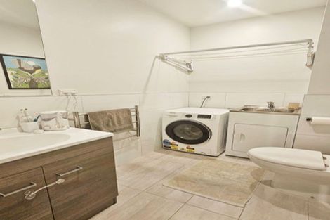 Photo of property in 4 Ceramic Lane, New Lynn, Auckland, 0600