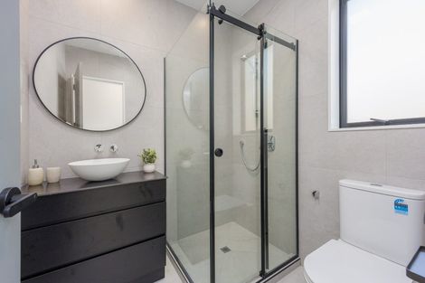 Photo of property in 128 Skulander Crescent, Orewa, 0931