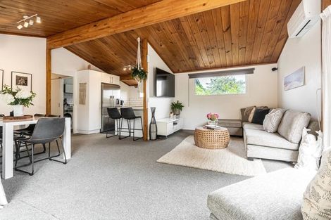 Photo of property in 1/6a Sunnynook Road, Sunnynook, Auckland, 0620