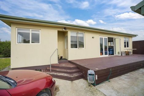 Photo of property in 28 Tokanui Haldane Road, Tokanui, 9884