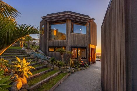 Photo of property in 14 Wilson Way, Waikanae, 5036