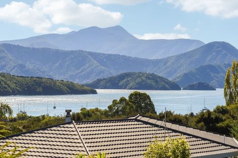 Photo of property in 7 Matai Place, Waikawa, Picton, 7220