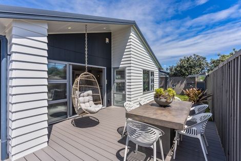 Photo of property in 45 Seagrass Place, Otaki Beach, Otaki, 5512