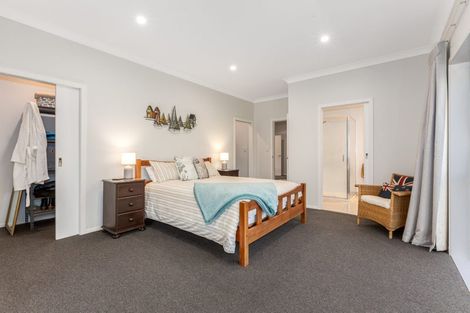 Photo of property in 1142 Paekakariki Hill Road, Paekakariki Hill, Porirua, 5381