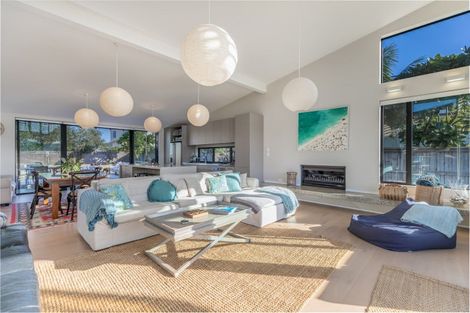 Photo of property in 8 Kewai Street, Omaha, 0986