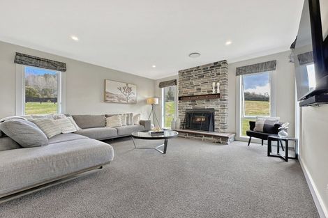 Photo of property in 7 Lochinvar Lane, Acacia Bay, Taupo, 3385