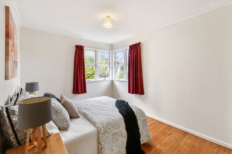 Photo of property in 16 Penruddocke Road, Half Moon Bay, Auckland, 2012