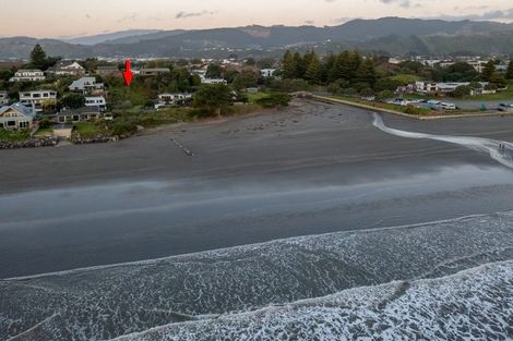 Photo of property in 19 Groves Road, Raumati Beach, Paraparaumu, 5032