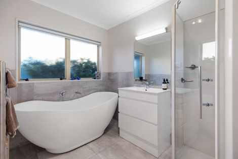 Photo of property in 3 Ridgemount Terrace, Welcome Bay, Tauranga, 3112