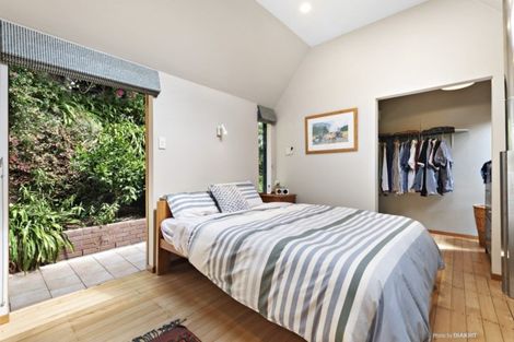 Photo of property in 81 Palliser Road, Roseneath, Wellington, 6011