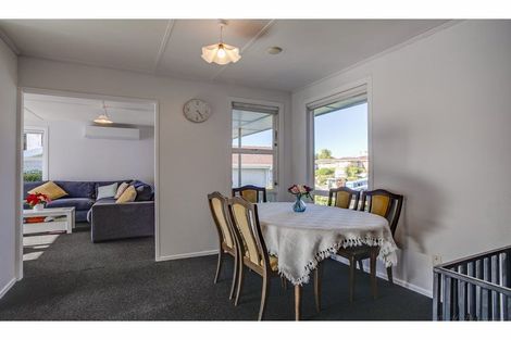 Photo of property in 16 Clyde Carr Crescent, Waimataitai, Timaru, 7910